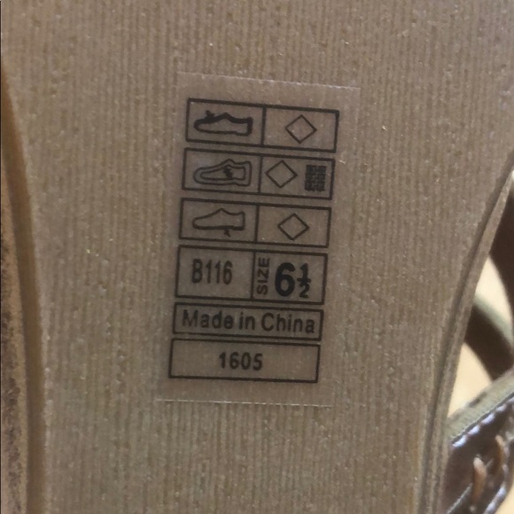 Sandals - Picture 5 of 5